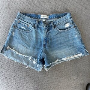 Abercrombie Curve Love The Boyfriend Short Mid Rise
